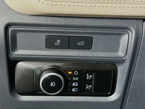 Used 2024 Ford Expedition Limited image 17