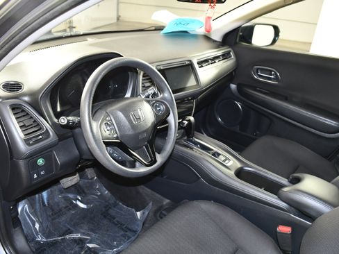 Used 2016 Honda HR-V EX image 2