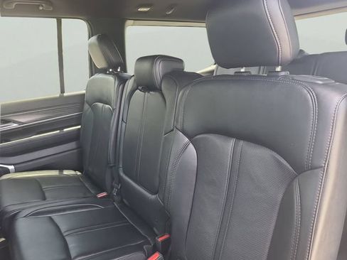 Used 2023 Jeep Wagoneer Series III w/ Preferred Equipment Group RWD image 8
