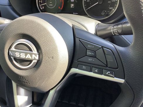 Used 2025 Nissan Versa SV w/ Trunk Package image 20