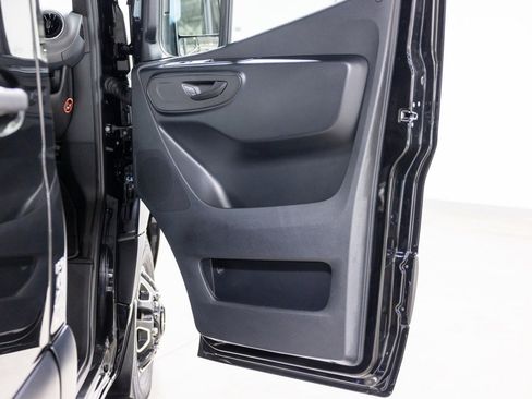 Used 2025 Mercedes-Benz Sprinter 3500 image 15