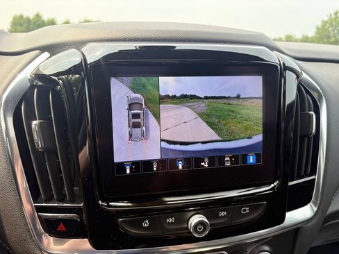 Used 2023 Chevrolet Traverse LT w/ LT Premium Package AWD/4WD image 27