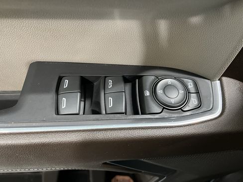 Used 2022 Chevrolet Silverado 1500 LT AWD/4WD image 26