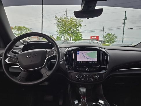 Used 2023 Chevrolet Traverse RS AWD/4WD image 39