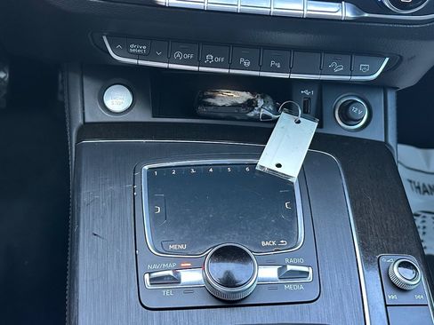 Used 2019 Audi Q5 Prestige w/ Prestige Package image 30