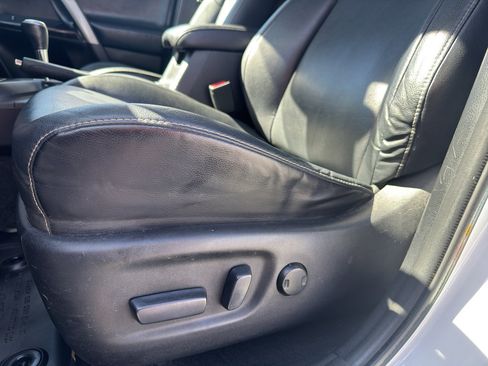 Used 2017 Toyota RAV4 Limited image 14