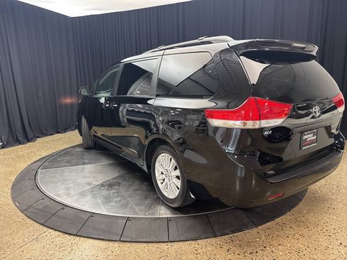 Used 2011 Toyota Sienna XLE w/ Premium Pkg AWD/4WD image 4