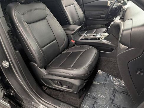 Certified 2020 Ford Explorer XLT w/ Equipment Group 202A AWD/4WD image 29
