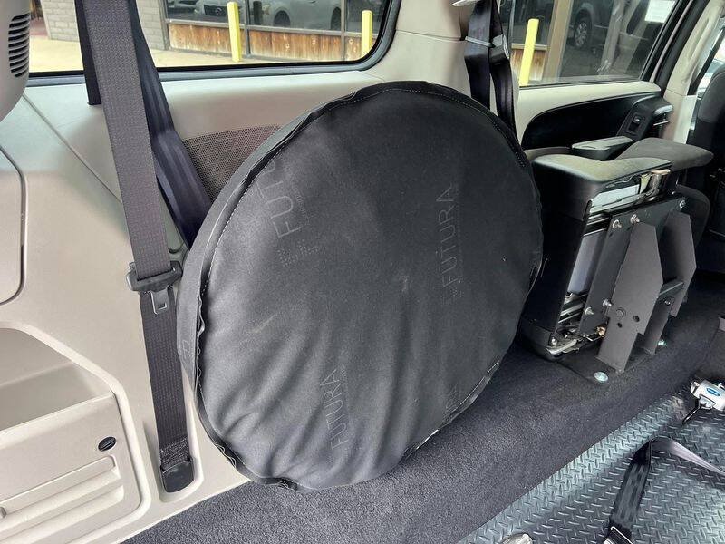 Used 2018 Dodge Grand Caravan SE w/ UConnect Hands-Free Group FWD image 44