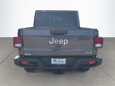 Used 2022 Jeep Gladiator Overland w/ Popular Equipment Package AWD/4WD image 6