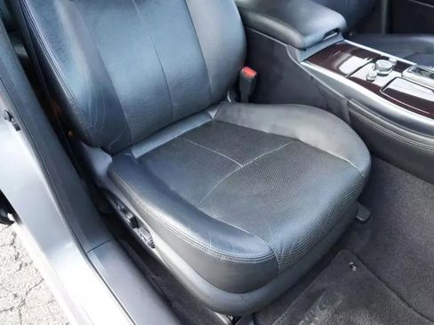 Used 2011 INFINITI M37 w/ Premium Pkg RWD image 31