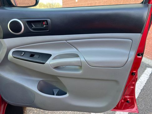 Used 2015 Toyota Tacoma 4x4 Double Cab w/ TRD Sport Package image 16