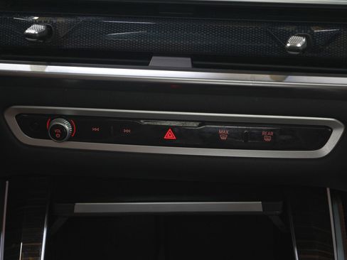 Used 2024 BMW X5 xDrive40i w/ M Sport Package image 21