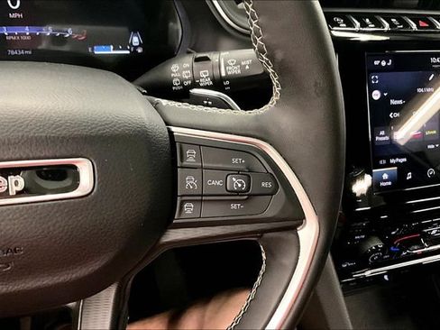 Used 2023 Jeep Grand Cherokee Altitude AWD/4WD image 28