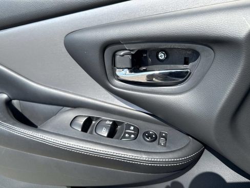 Used 2024 Nissan Murano SV image 8