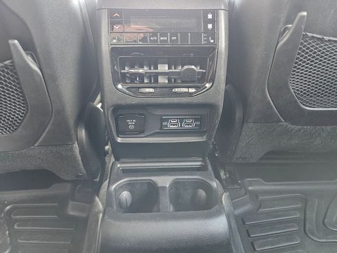 Used 2024 Jeep Grand Cherokee L Limited w/ Black Appearance Package image 28