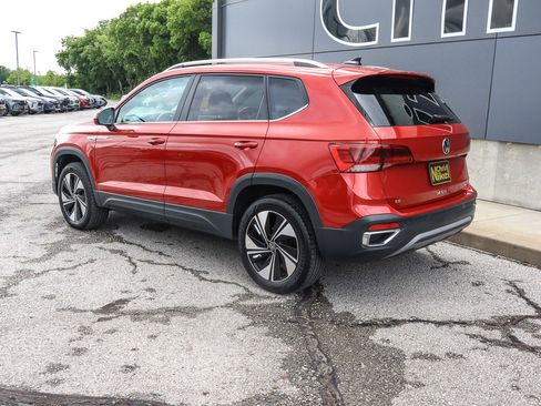 Used 2023 Volkswagen Taos SE AWD/4WD image 6