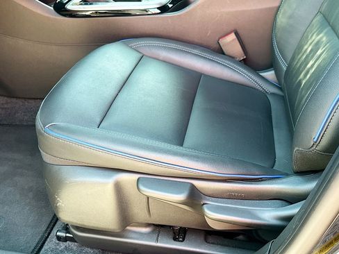 Used 2025 Buick Envista Sport Touring FWD image 8
