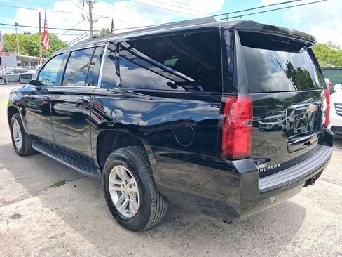 Used 2019 Chevrolet Suburban LT RWD image 4
