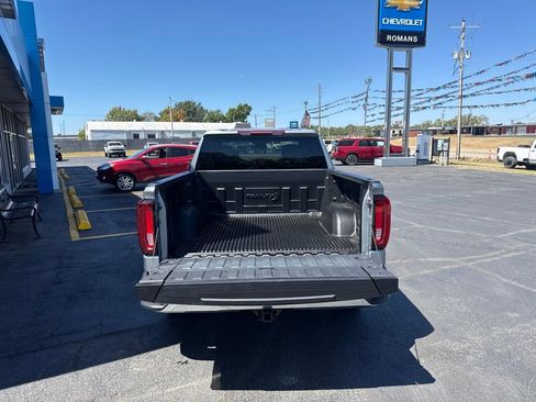 Used 2025 GMC Sierra 1500 SLT AWD/4WD image 6
