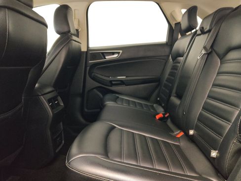 Used 2020 Ford Edge SEL image 18