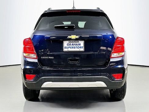 Used 2022 Chevrolet Trax LT w/ LT Convenience Package image 6