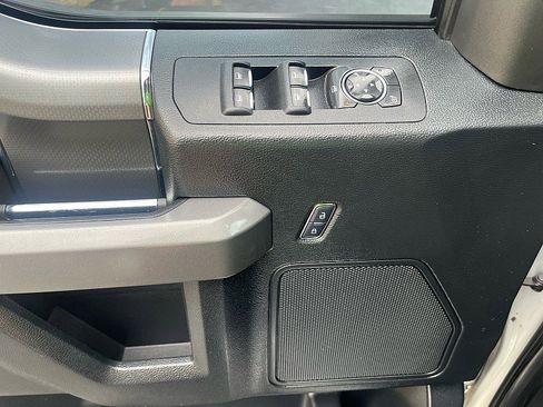 Used 2015 Ford F150 XLT w/ Equipment Group 302A Luxury AWD/4WD image 24