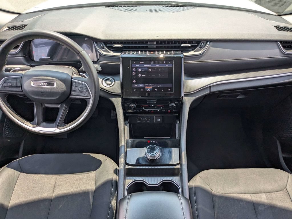 Used 2023 Jeep Grand Cherokee Laredo RWD image 15