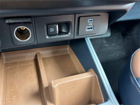 Used 2022 Ford Maverick Lariat image 30