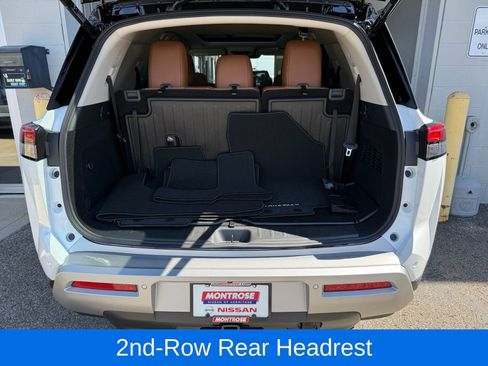 Used 2025 Nissan Pathfinder Platinum AWD/4WD image 40