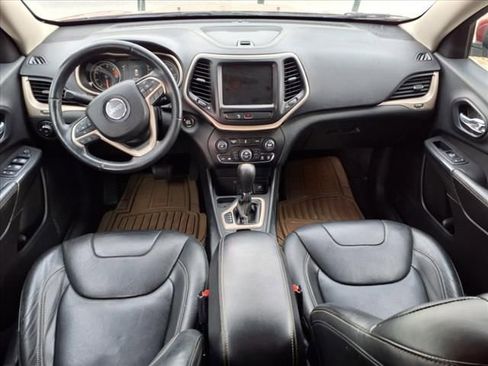 Used 2016 Jeep Cherokee Latitude w/ Comfort/Convenience Group image 12