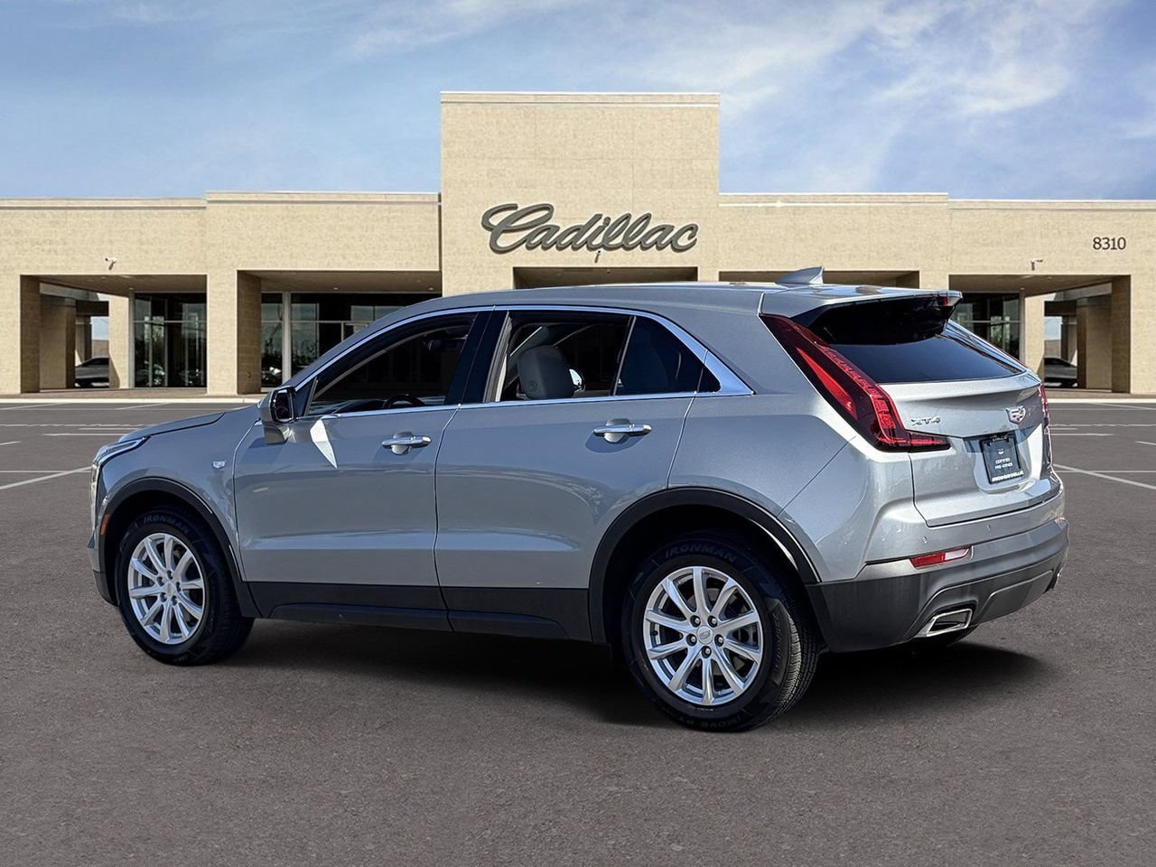 Certified 2023 Cadillac XT4 Luxury w/ Driver Awareness Package FWD image 7
