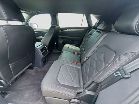 Certified 2024 Volkswagen Atlas Cross Sport SE FWD image 23