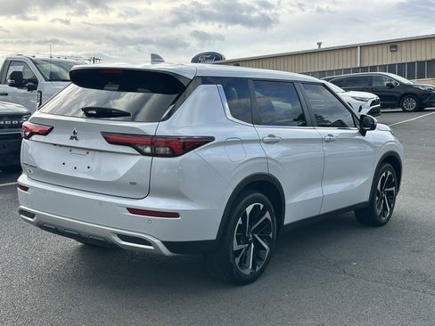 Used 2023 Mitsubishi Outlander SE image 8