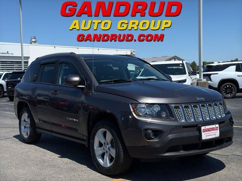 Used 2017 Jeep Compass Latitude AWD/4WD image 1