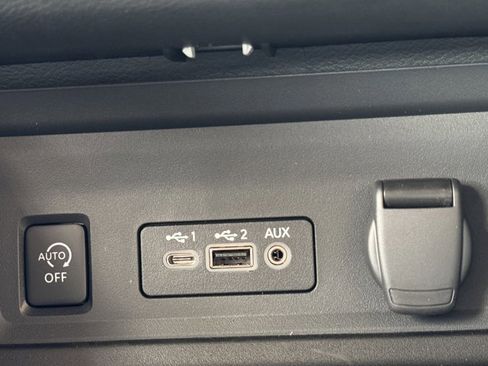 New 2025 Nissan Sentra SV w/ Trunk Package FWD image 49