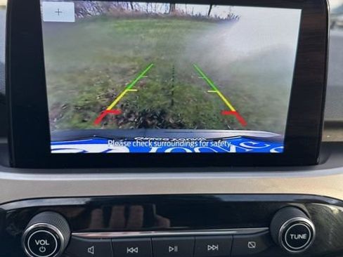 Used 2022 Ford Escape SE image 20