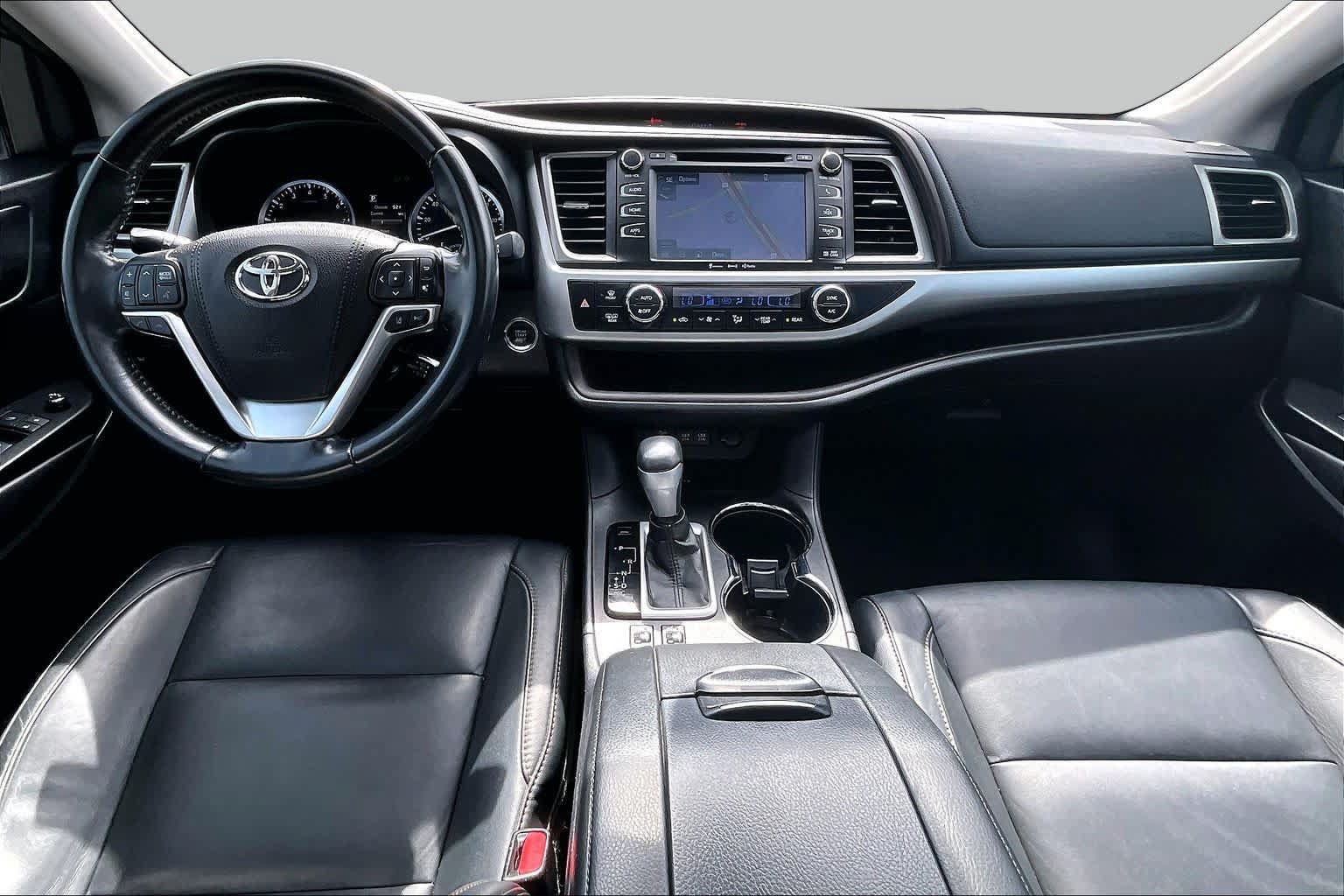 Used 2017 Toyota Highlander XLE FWD image 14