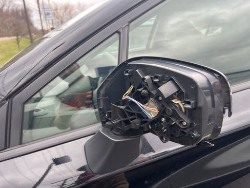 Used 2023 Subaru Crosstrek 2.0i image 17