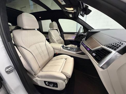 Used 2024 BMW X7 xDrive40i w/ Executive Package image 24