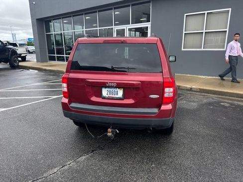 Used 2016 Jeep Patriot Latitude FWD image 7