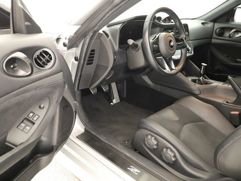 Used 2024 Nissan Z Performance w/ Floor Mat Package RWD image 14