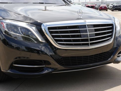 Used 2017 Mercedes-Benz S 550 Sedan image 27