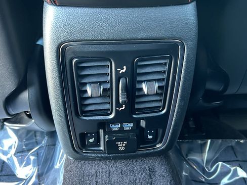 Used 2019 Jeep Grand Cherokee Trailhawk AWD/4WD image 25