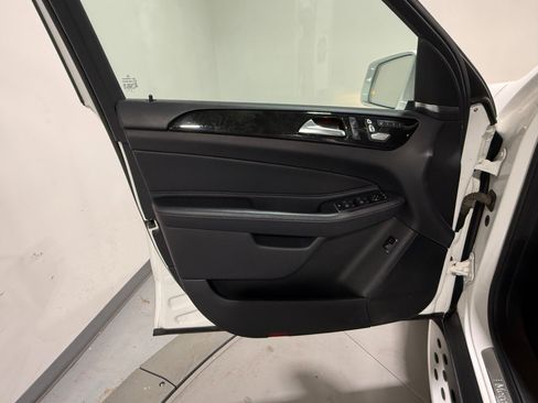 Used 2019 Mercedes-Benz GLE 400 4MATIC image 15