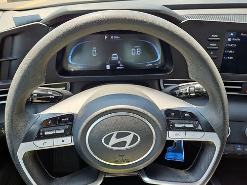 Used 2024 Hyundai Elantra SE FWD image 18