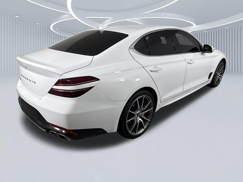 Used 2023 Genesis G70 2.0T RWD image 3