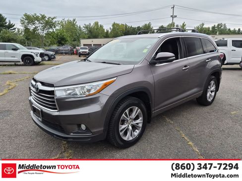 Used 2015 Toyota Highlander XLE AWD/4WD image 7