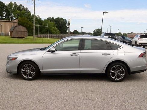 Used 2023 Honda Accord EX image 4