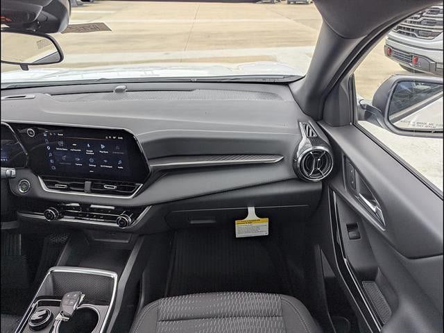 New 2027 Chevrolet Equinox LT w/ LPO, Floor Liner Package AWD/4WD image 4